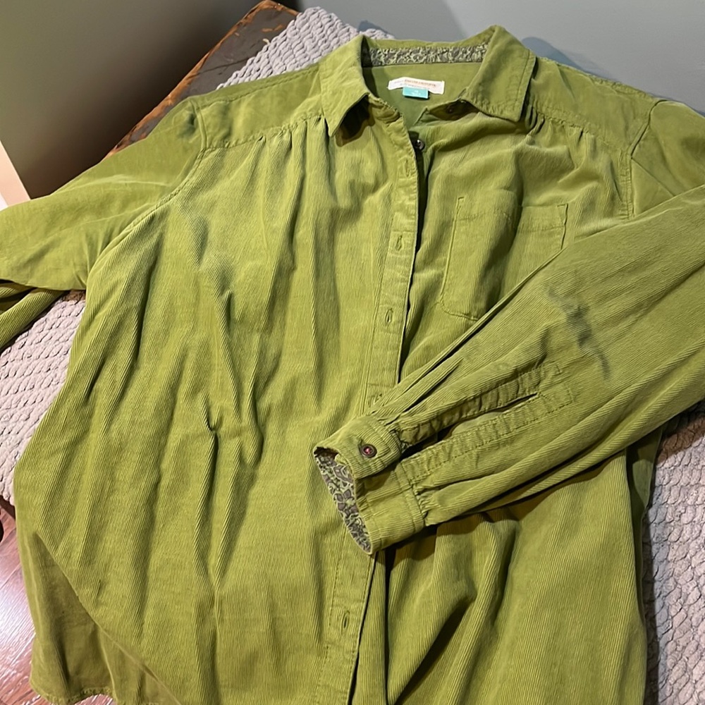 Green small courdory top